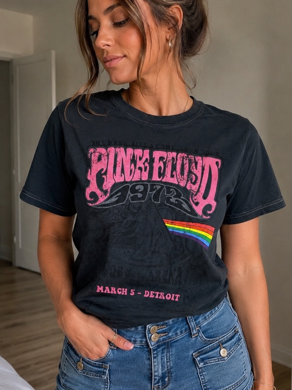 Vintage Pink Floyd 1973 Tour Graphic Band T-Shirt | Black Retro Tee